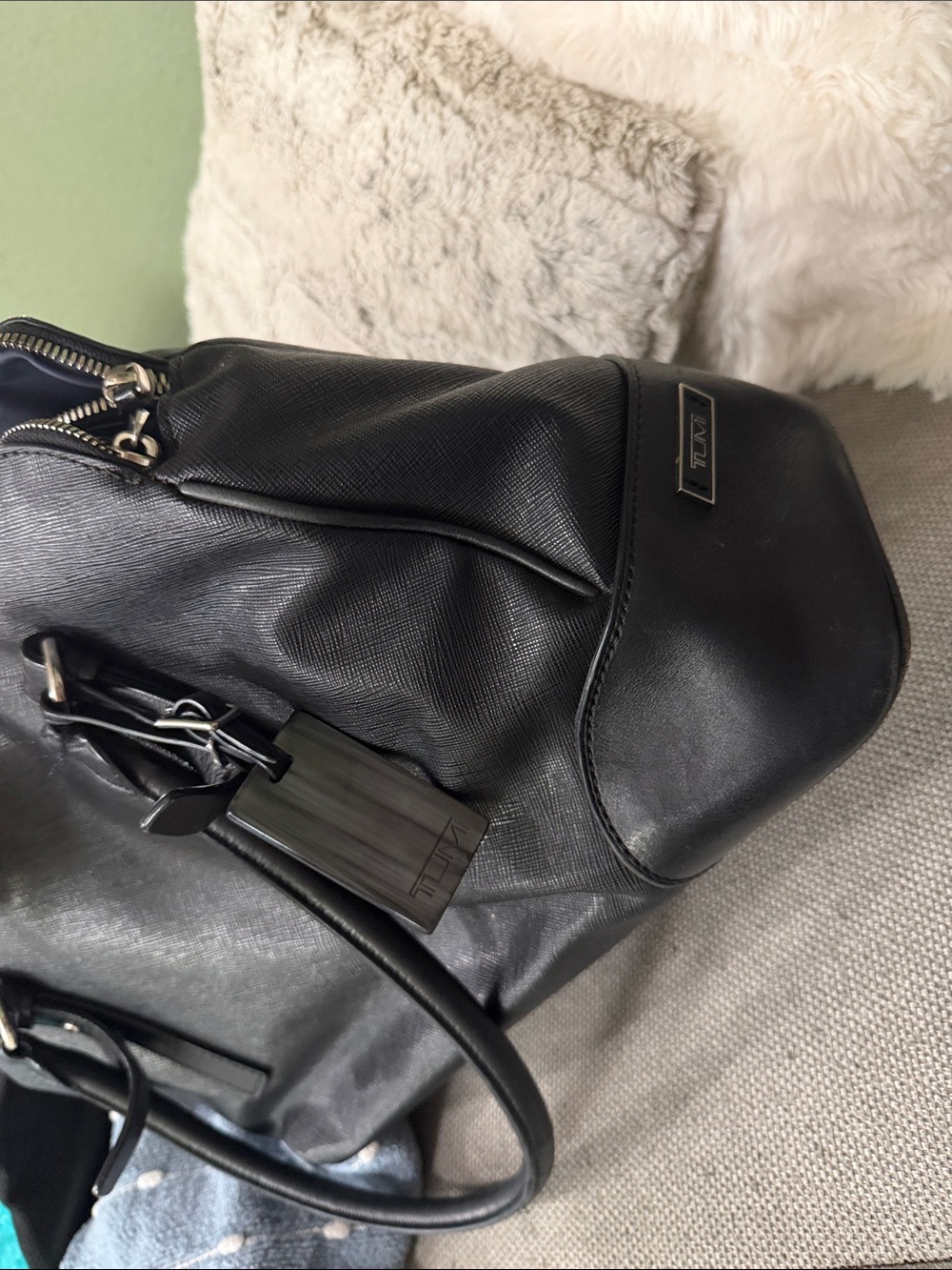 Black leather tumi - Picture 3 of 3